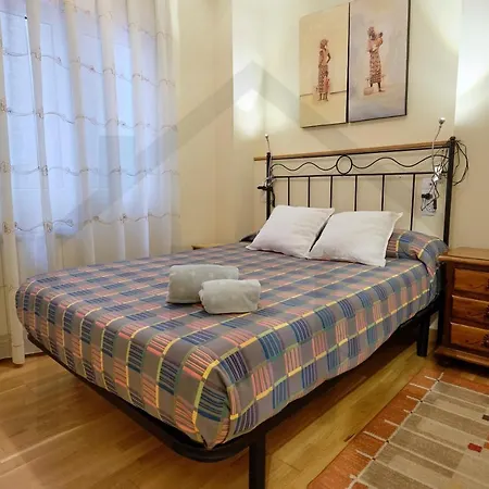 Precioso Apartamento En Primera Linea De Playa, Cerca Del Centro De La Ciudad *