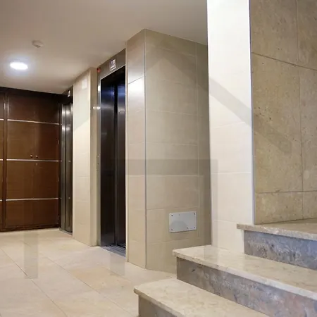 Precioso Apartamento En Primera Linea De Playa, Cerca Del Centro De La Ciudad *
