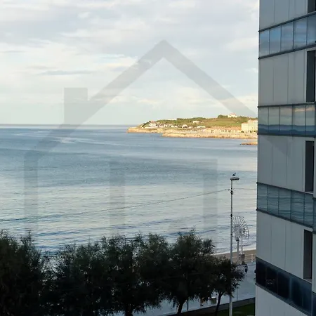 Precioso Apartamento En Primera Linea De Playa, Cerca Del Centro De La Ciudad *